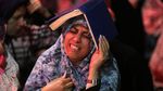 Khusyuk Umat Muslim di Iran Raih Malam Lailatulqadar