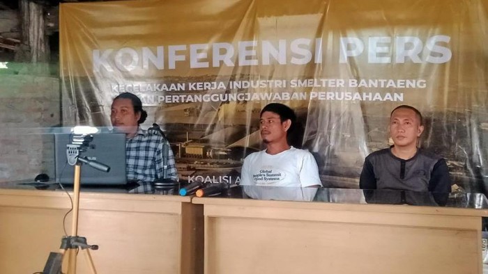 Konferensi pers terkait kecelakaan kerja karyawan PT HNI Bantaeng.