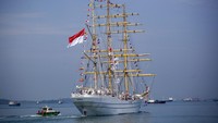 KRI Bima Suci ini akan mengarungi benua Asia, Afrika, dan Eropa dengan jarak tempuh 25.869 mil laut.