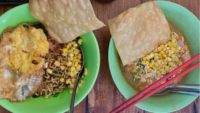 Kuliner unik di Denpasar, Mie Sion Goreng dan Mie Sion Kuah. (IST)
