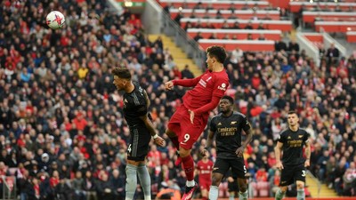Roberto Firmino sang Penjinak Arsenal
