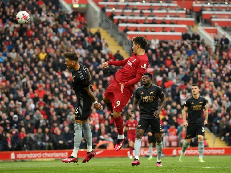 Roberto Firmino sang Penjinak Arsenal