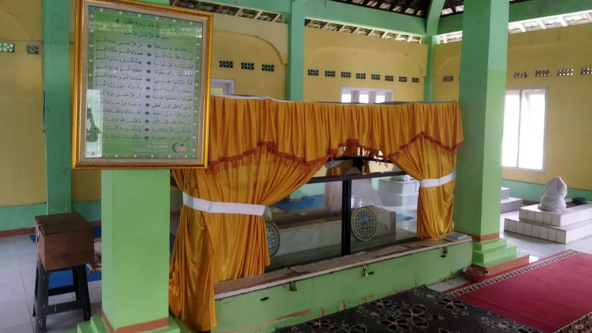 Makam Abuya Muhammad Hasan Armin Cibuntu Banten