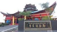 Penampakan Masjid Muhammad Cheng Hoo Jambi. Masjid ini menjadi salah satu tempat ibadah ikon wisata religi Kota Jambi. (Dimas Sanjaya/detikSumut)