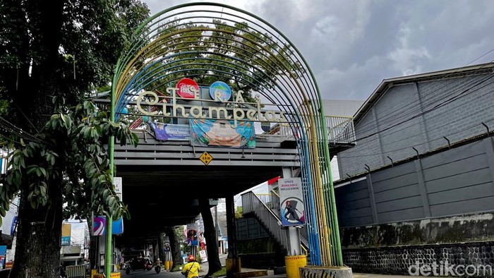 Mengunjungi Teras Cihampelas Kota Bandung, Senin (10/4/2023).