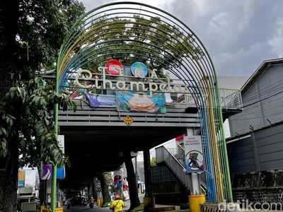 Teras Cihampelas Bandung yang Berusaha Bangkit Usai COVID-19
