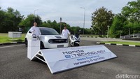 Sayangnya, meski canggih dan unik, namun Honda belum berniat menjual mobil listrik tersebut di Indonesia. (Foto: Septian Farhan Nurhuda/detik.com)