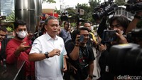 Kabag Pemberitaan KPK Ali Fikri mengatakan kerugian dari perkara dugaan korupsi pengadaan lahan di Pulo Gebang itu diperkirakan mencapai ratusan miliar rupiah.