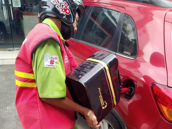 Motorist Pertamina untuk layanan delivery BBM khusus Pertamax dan Dex series.