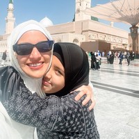 Nia Ramadhani memperlihatkan wajah cantik natural tanpa makeup.  Foto: Instagram/@ramadhaniabakrie