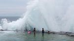 Menikmati Deburan Ombak Pantai Batu Pecah Papua