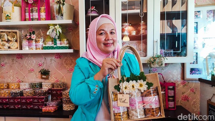 Pengusaha Kue Kering di Cimahi Jual Hampers Cantik dan Unik untuk Buah Tangan Lebaran