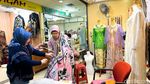 Penjahit di Pasar Mayestik Banjir Pesanan Baju Lebaran