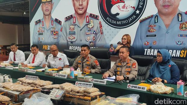 Polda Metro membongkar 5,9 juta obat-obatan terlarang di Bekasi dan Tangerang