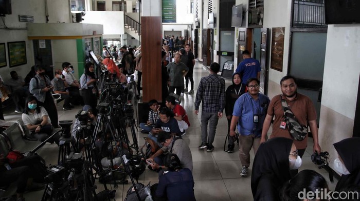 Terdakwa kasus penganiayaan David Ozora, Agnes Gracia atau AG, tiba di Pengadilan Negeri Jakarta Selatan, Senin (10/4/2023). Pantauan detikcom di lokasi, AG tiba di Pengadilan Negeri Jakarta Selatan (PN Jaksel), sekitar pukul 12.40 WIB. AG tak mengucapkan kalimat apapun saat memasuki ruang sidang.