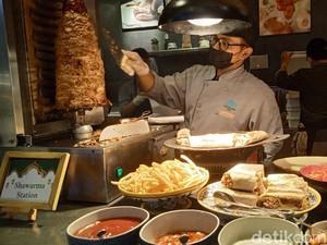 Buka Puasa di Sini Bisa Puas Makan Martabak Hingga Jajan Shawarma