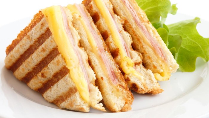 Resep Sandwich Keju dan Daging Asap