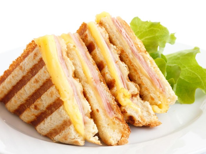 Resep Sandwich Keju dan Daging Asap
