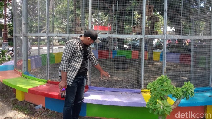 Sangkar burung hias di Lamongan