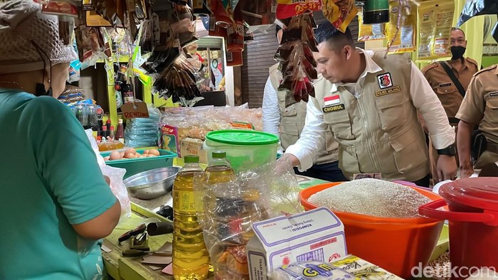Satgas Pangan Polres Malang di Pasar Kepanjen