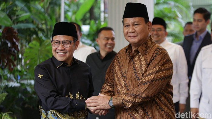 Ketua Umum PKB Muhaimin Iskandar atau Cak Imin mendatangi kediaman Ketum Partai Gerindra Prabowo Subianto. Cak Imin dan Prabowo bakal membahas koalisi.