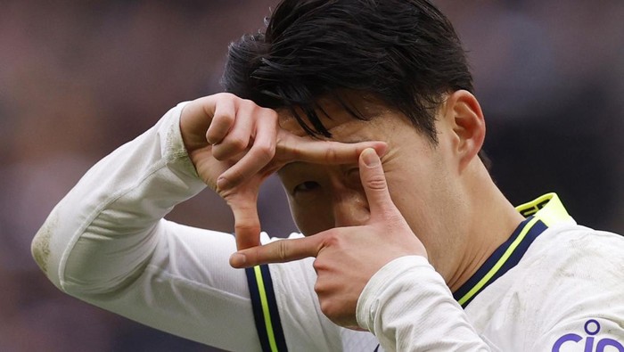 Soccer Football - Premier League - Tottenham Hotspur v Nottingham Forest - Tottenham Hotspur Stadium, London, Britain - March 11, 2023 Tottenham Hotspurs Son Heung-min celebrates scoring their third goal Action Images via Reuters/Andrew Couldridge EDITORIAL USE ONLY. No use with unauthorized audio, video, data, fixture lists, club/league logos or live services. Online in-match use limited to 75 images, no video emulation. No use in betting, games or single club /league/player publications.  Please contact your account representative for further details.