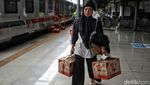 Suasana Mudik Mulai Terasa di Stasiun Pasar Senen