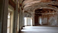 Disebut-sebut, ada tamu yang mati di sana dan terus menghantui hotel itu. Bahkan banyak pencari hantu yang dicakar atau digigit oleh hantu yang berkeliaran di sana. (The Baker Hotel and Spa/Instagram)