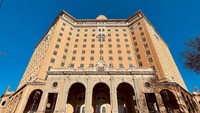 The Baker Hotel and Spa terletak di Mineral Wells Texas, Amerika Serikat. Menurut catatan sejarah, hotel ini pertama kali dibuka pada tahun 1929. (The Baker Hotel and Spa/Instagram)