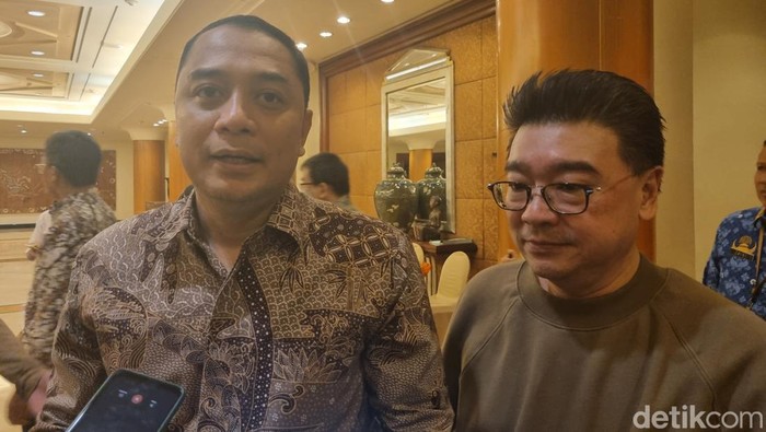 wali kota surabaya eri cahyadi