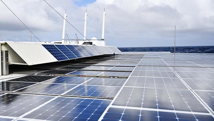 Yacht Super Canggih 'Lahap' Matahari buat Melesat The MS Porrima adalah kapal canggih bertenaga matahari. Yuk kita lihat.