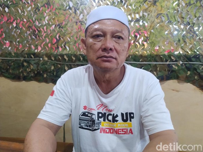 Yusuf Edi Gunawan, kakak kandung Theresia Dewi, salah satu korban Slamet dukun pengganda uang Banjarnegara, saat ditemui di rumahnya di Mertoyudan, Kabupaten Magelang, Senin (10/4/2023).