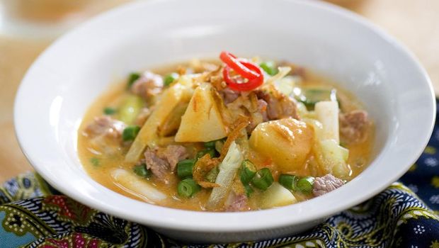 dished with vegetable made from the young papaya, is a vegetable dishes usually cooked by betawi community as a temanmakan wave, so in general this dished with vegetable always appears on the day of Idul fitri holiday. or for a feast served on the other.