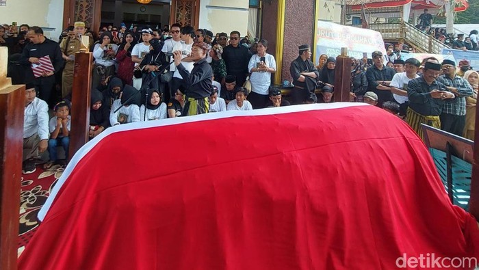 Acara pemakaman Wakil Bupati Luwu, Syukur Bijak.