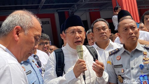 Anas Urbaningrum saat bebas dari penjara Lapas Sukamiskin, Selasa (11/4/2023).