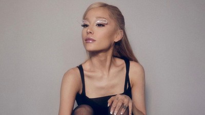 6 Foto Terbaru Ariana Grande yang Bikin Fans Khawatir, Disebut Terlalu Kurus