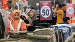 Jelang Lebaran, Warga Mulai Berburu Diskon
