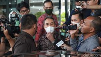 Haris menerangkan Dewas akan memeriksa satu per satu pimpinan KPK. Kendati demikian, Haris tidak memerinci soal siapa pimpinan KPK yang lebih dulu akan diperiksa.