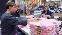 Tupperware kini juga mengalami penurunan penjualan yang tajam. Mulai dari produk rumah tangga sampai perusahaan tak mampu membidik konsumen-konsumen muda. AFP via Getty Images/JEAN-FRANCOIS MONIER