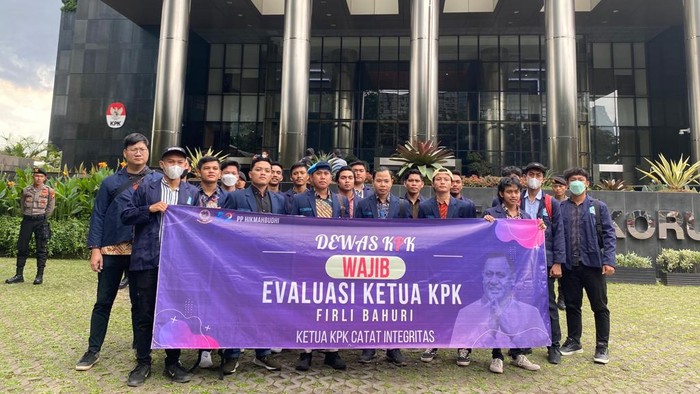 Hikmahbudhi laporkan Ketua KPK Firli Bahuri ke Dewas, Selasa (11/4/2023).