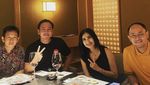 Serunya Kulineran Iis Dahlia dengan Keluarga dan Teman Artis