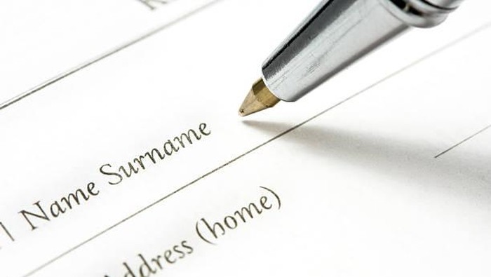 ilustrasi penulisan last name /surname pada suatu formulir.