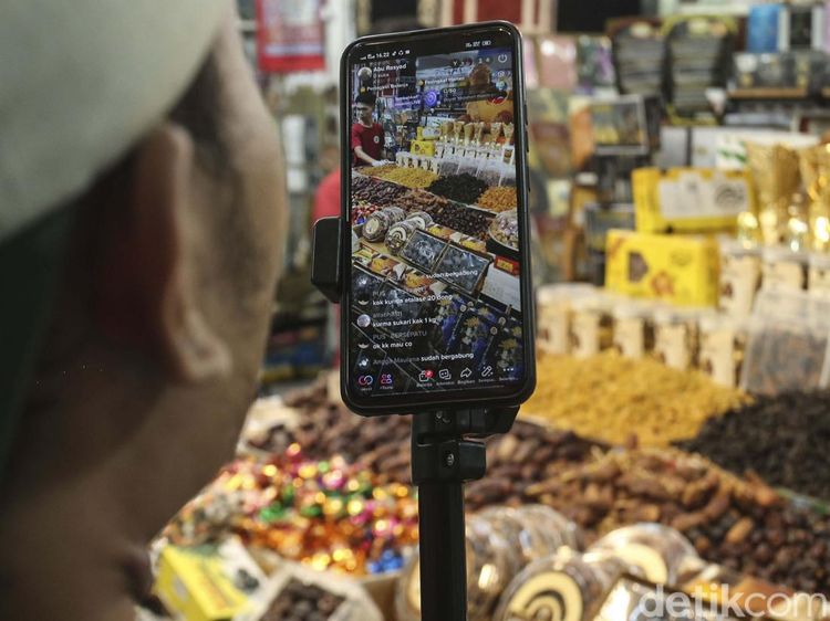 Transaksi Online Bikin Penjualan Kurma di Thamrin City Meroket