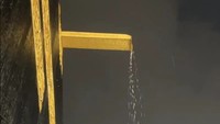Talang air ini letaknya di tembok atas Kabah dan berada di atas Hijr Ismail. Foto: Haramain Sharifain