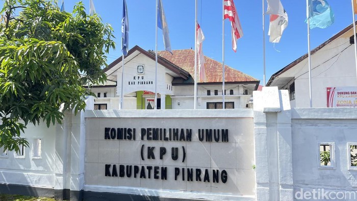 Kantor KPU Pinrang.