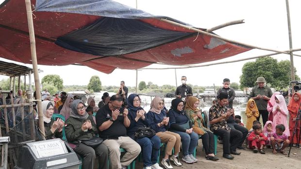 Ketua Yayasan CTARSA Foundation, Anita Ratnasari Tanjung dan rombongan