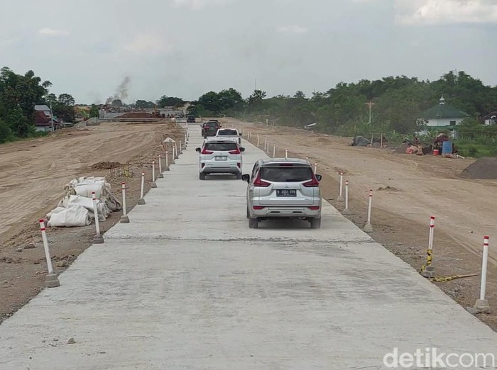Kondisi jalan tol Jogja-Solo di wilayah Boyolali yang akan difungsionalkan untuk arus mudik dan balik lebaran 2023, Selasa (11/4/2023).