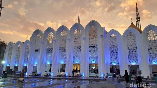 Masjid Darussalam Kota Wisata, Cibubur
