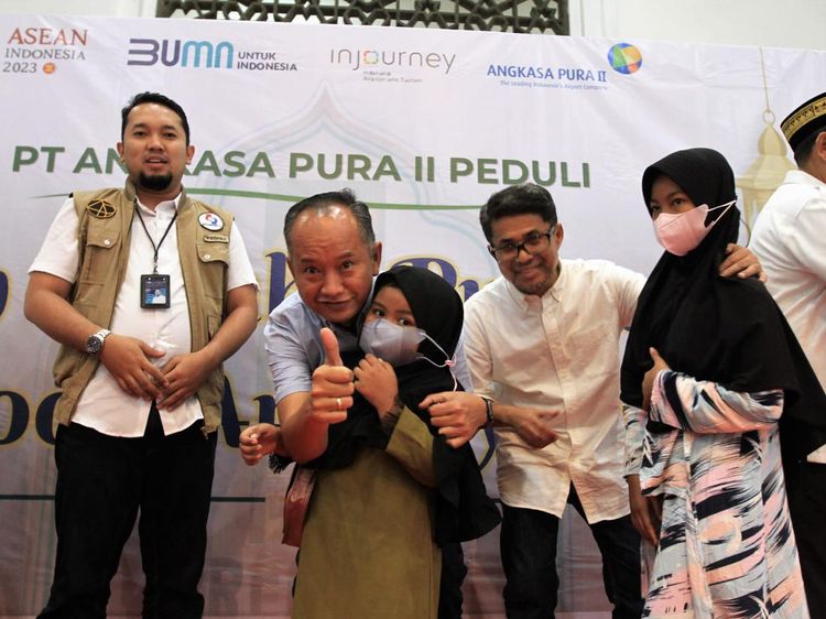 Momentum Berbagi AP II dengan Warga Sekitar