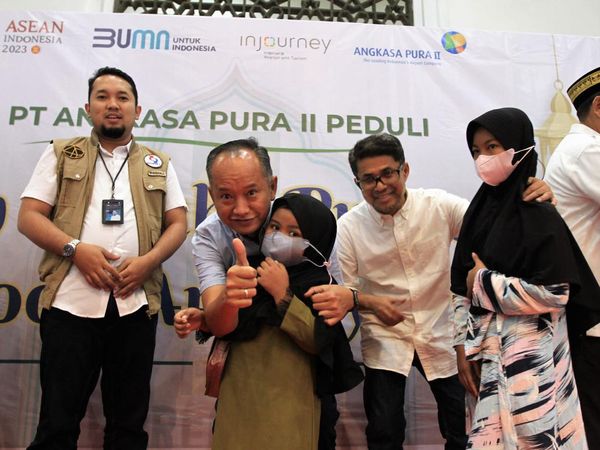 Momentum Berbagi AP II dengan Warga Sekitar